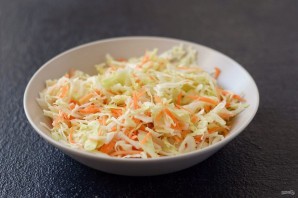 Малосольные помидоры фаршированные капустой