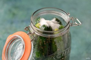 Маринованные огурцы на 1.5 литровую банку