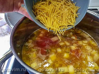 Минестроне из курицы с чечевицей и спагетти Минестроне из курицы с чечевицей и спагетти