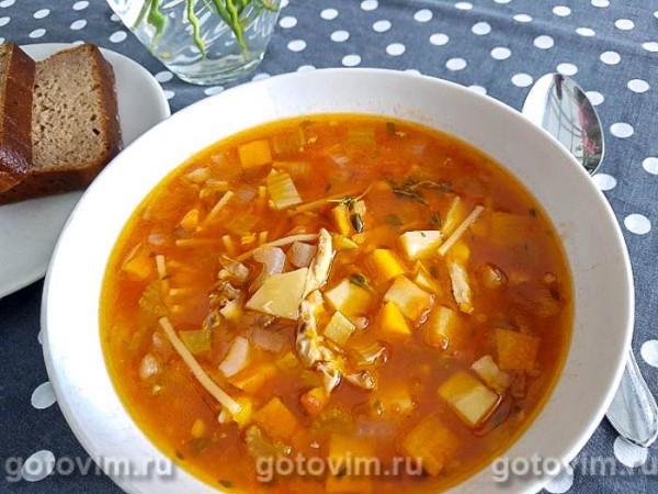 Минестроне из курицы с чечевицей и спагетти Минестроне из курицы с чечевицей и спагетти