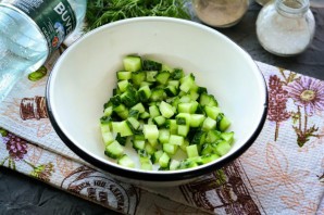 Окрошка на кефире и минералке с курицей Окрошка на кефире и минералке с курицей