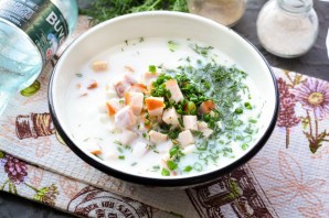 Окрошка на кефире и минералке с курицей Окрошка на кефире и минералке с курицей