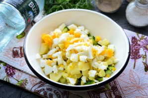 Окрошка на кефире и минералке с курицей Окрошка на кефире и минералке с курицей