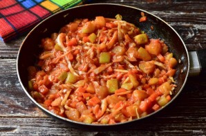Овощное рагу с томатной пастой