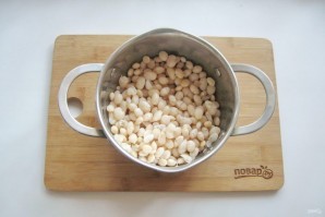 Паштет из фасоли с чесноком