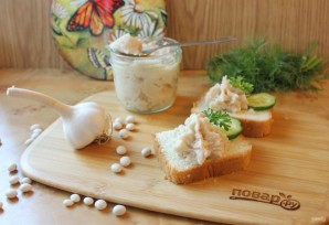 Паштет из фасоли с чесноком