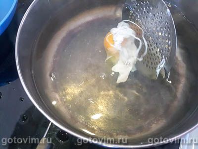 Паста с семгой, шалфеем, сливками и яйцом-пашот