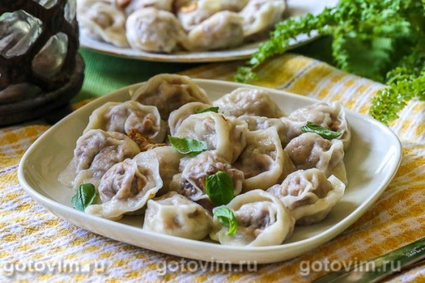 Пельмени с лисичками и беконом Пельмени с лисичками и беконом