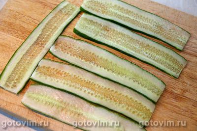 Рулетики из огурцов с крабовыми палочками Рулетики из огурцов с крабовыми палочками