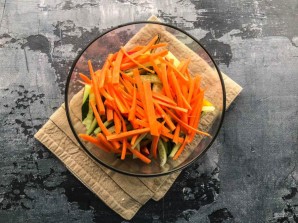 Салат "Дальневосточный" из морской капусты Салат "Дальневосточный" из морской капусты