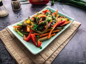 Салат "Дальневосточный" из морской капусты Салат "Дальневосточный" из морской капусты