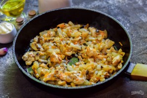 Салат "Хуторок" с курицей Салат "Хуторок" с курицей