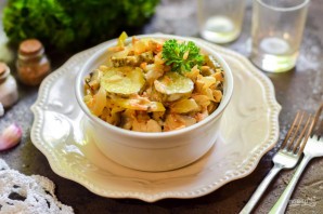 Салат "Хуторок" с курицей Салат "Хуторок" с курицей