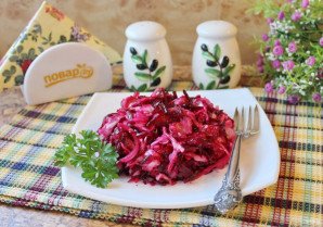 Салат из свеклы и красной рыбы