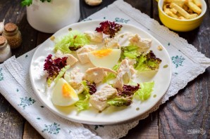 Салат с курицей и гренками Салат с курицей и гренками