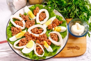 Салат с тунцом и кальмарами