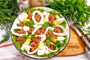 Салат с тунцом и кальмарами