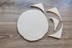 Слоеный пирог с малиновым вареньем