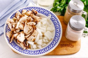 Суп с грибами и колбасой