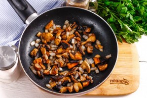 Суп с грибами и колбасой