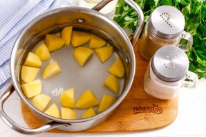 Суп с грибами и колбасой