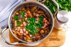 Суп с грибами и колбасой