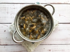 Суп с колбасой и грибами Суп с колбасой и грибами