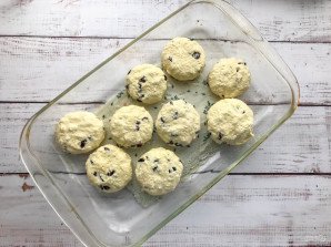 Сырники с изюмом в духовке Сырники с изюмом в духовке