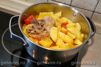 Тушеная курица с картошкой и баклажанами Тушеная курица с картошкой и баклажанами