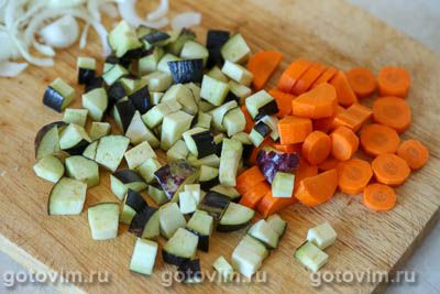 Тушеная курица с картошкой и баклажанами Тушеная курица с картошкой и баклажанами