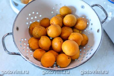 Варенье из абрикосов с грецкими орехами Варенье из абрикосов с грецкими орехами