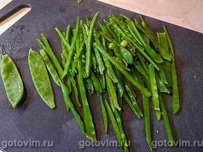 Венский шницель с анчоусовым маслом и салатом