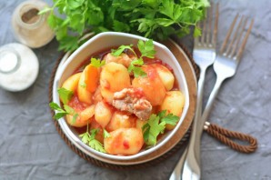 Жаркое из свинины с томатной пастой