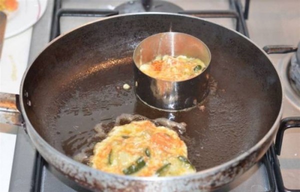 Омлет на сковороде с молоком и сыром — 5 простых рецептов с фото Омлет на сковороде с молоком и сыром — 5 простых рецептов с фото