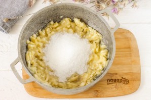 Банановое конфи для торта