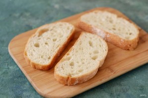 Брускетта с лисичками