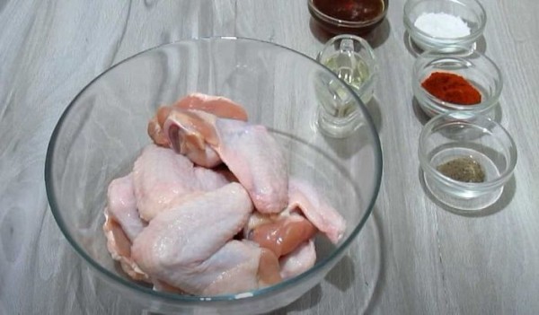  Куриные крылышки с корочкой в духовке — 5 рецептов с фотографиями