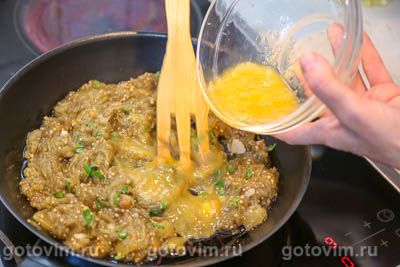 Икра из печеных баклажанов с перцем и яйцом