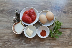 Яичница с консервированными помидорами