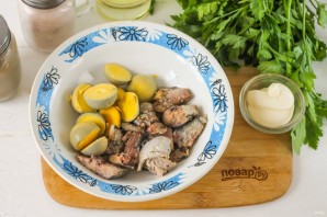 Яйца фаршированные сардинами