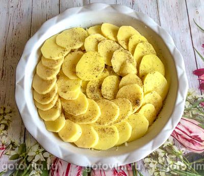 Кабачки, запечённые в духовке с картофелем, помидорами и сыром Кабачки, запечённые в духовке с картофелем, помидорами и сыром