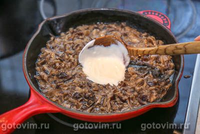 Картофельная запеканка с вареным языком с грибной подливкой Картофельная запеканка с вареным языком с грибной подливкой