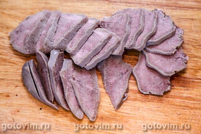 Картофельная запеканка с вареным языком с грибной подливкой Картофельная запеканка с вареным языком с грибной подливкой