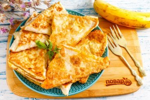 Конвертики из лаваша с творогом и бананом