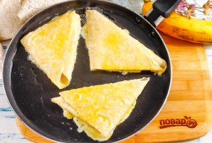 Конвертики из лаваша с творогом и бананом