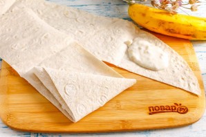 Конвертики из лаваша с творогом и бананом