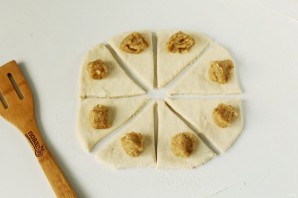 Круассаны с ореховой начинкой