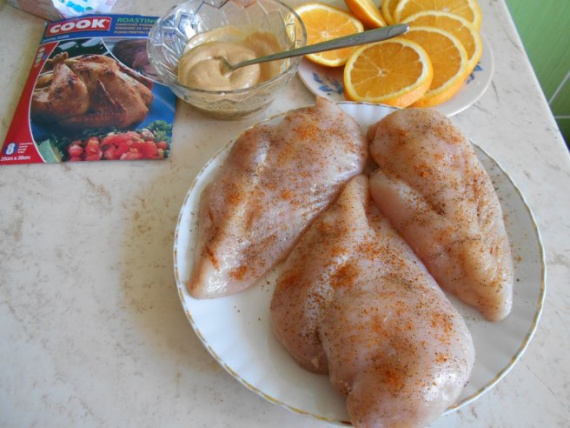 Курица, запеченная с апельсинами в горчичном соусе