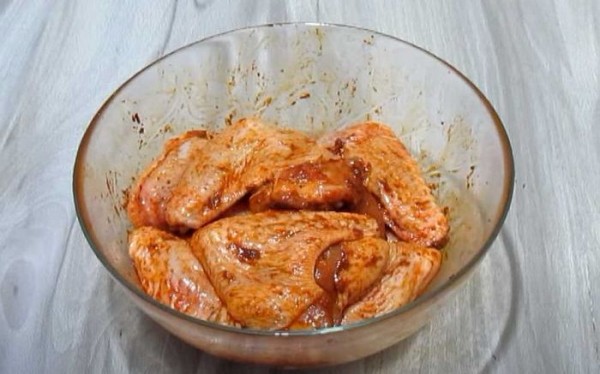 Куриные крылышки с корочкой в духовке — 5 рецептов с фотографиями Куриные крылышки с корочкой в духовке — 5 рецептов с фотографиями