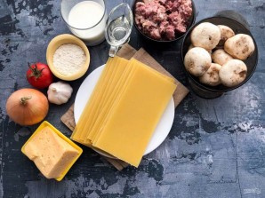 Лазанья с тушенкой Лазанья с тушенкой